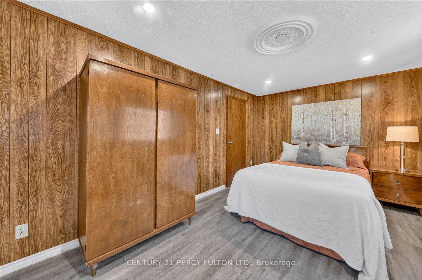135 Cedar Crest Beach Road, Clarington, Durham ON L1C 3K3