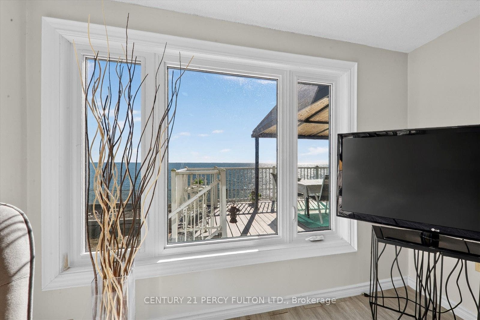 135 Cedar Crest Beach Road, Clarington, Durham ON L1C 3K3