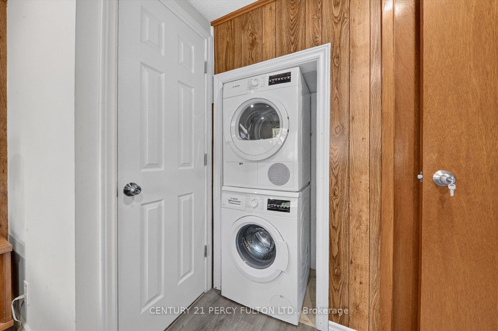 135 Cedar Crest Beach Road, Clarington, Durham ON L1C 3K3
