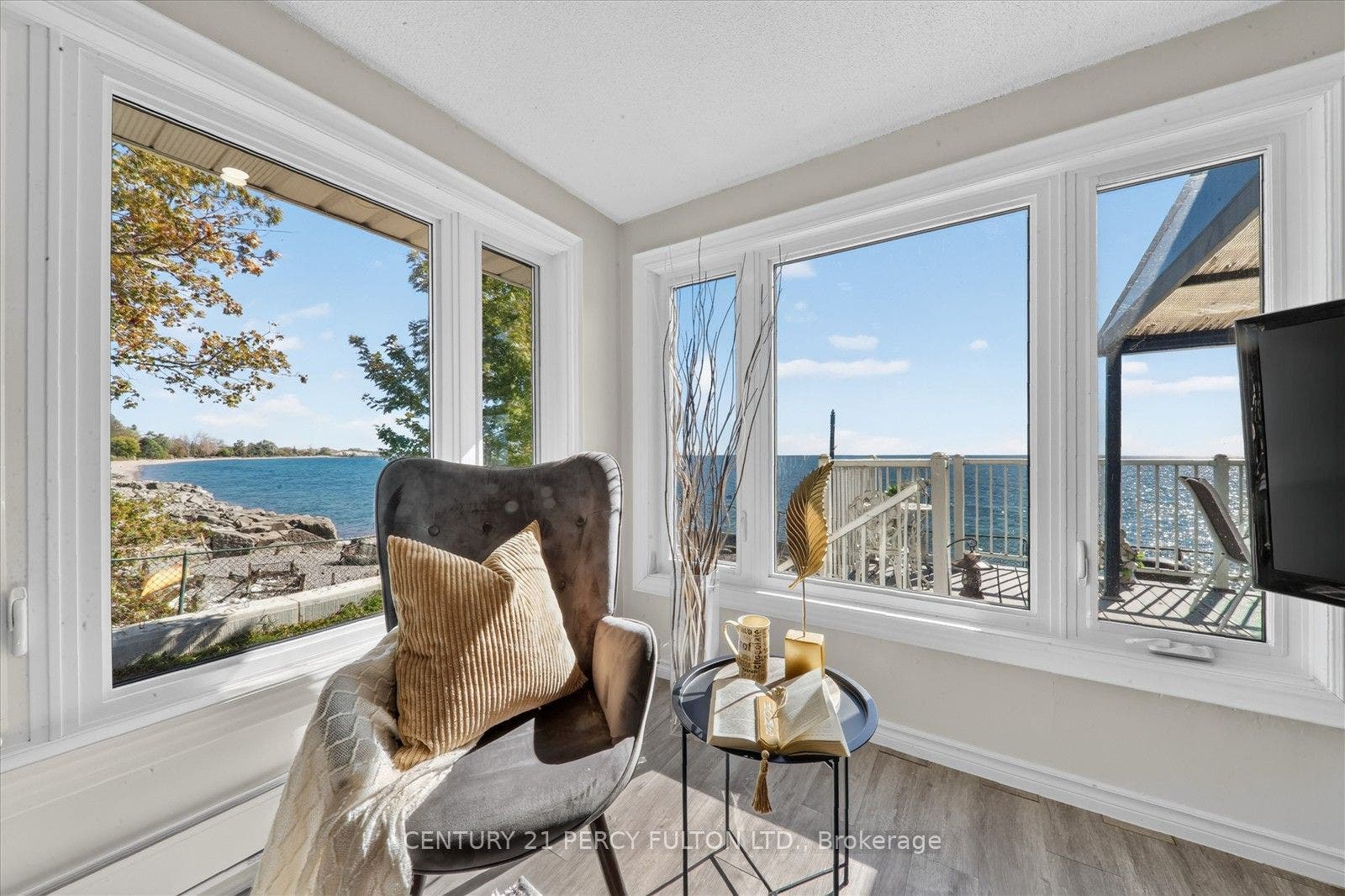 135 Cedar Crest Beach Road, Clarington, Durham ON L1C 3K3