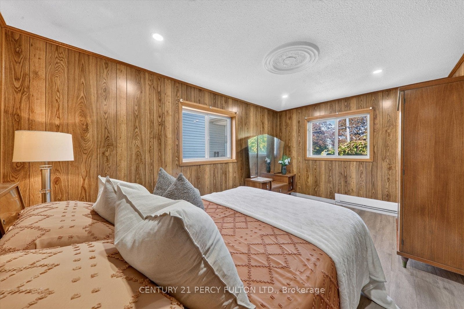135 Cedar Crest Beach Road, Clarington, Durham ON L1C 3K3
