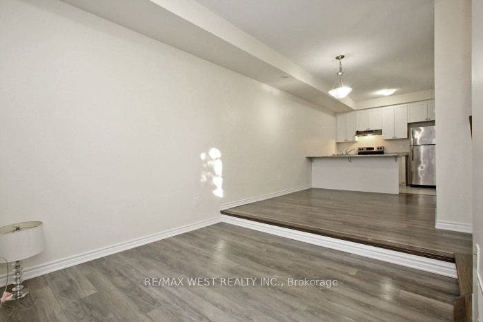 15 Heron Park Place, #12, Toronto E, Toronto ON M1E 0B8