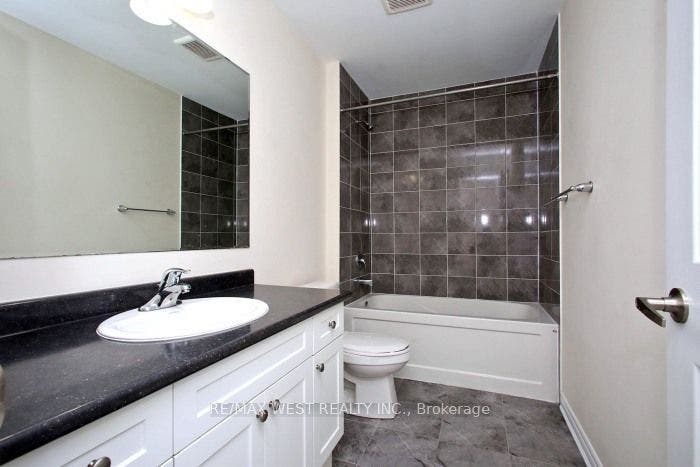 15 Heron Park Place, #12, Toronto E, Toronto ON M1E 0B8