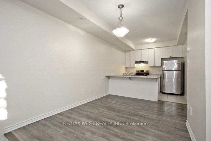 15 Heron Park Place, #12, Toronto E, Toronto ON M1E 0B8