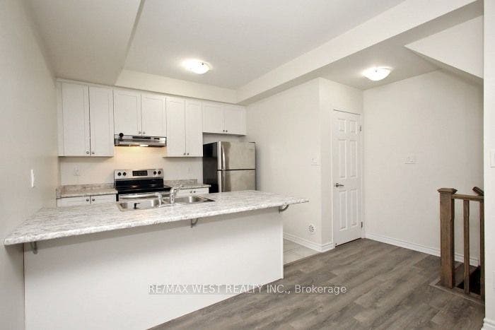 15 Heron Park Place, #12, Toronto E, Toronto ON M1E 0B8