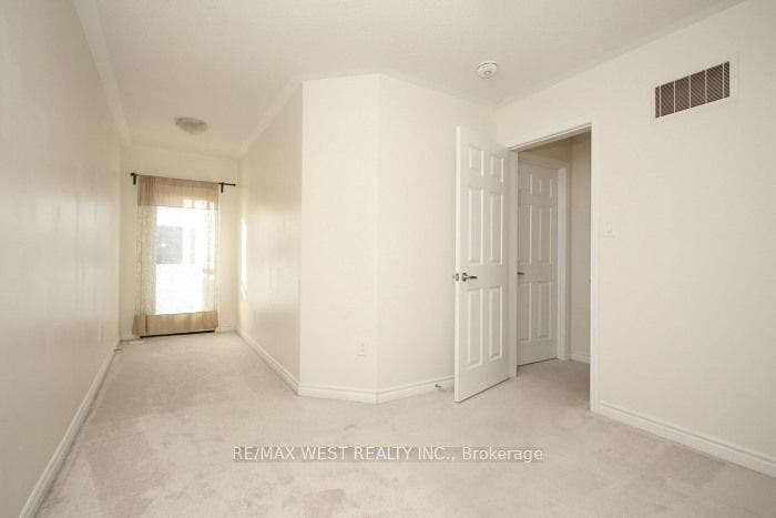 15 Heron Park Place, #12, Toronto E, Toronto ON M1E 0B8
