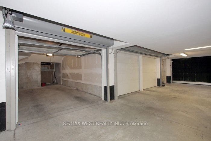 15 Heron Park Place, #12, Toronto E, Toronto ON M1E 0B8