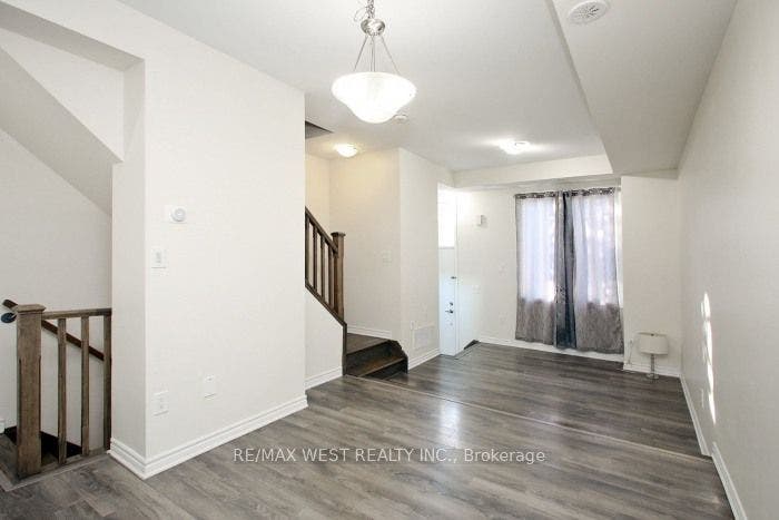 15 Heron Park Place, #12, Toronto E, Toronto ON M1E 0B8