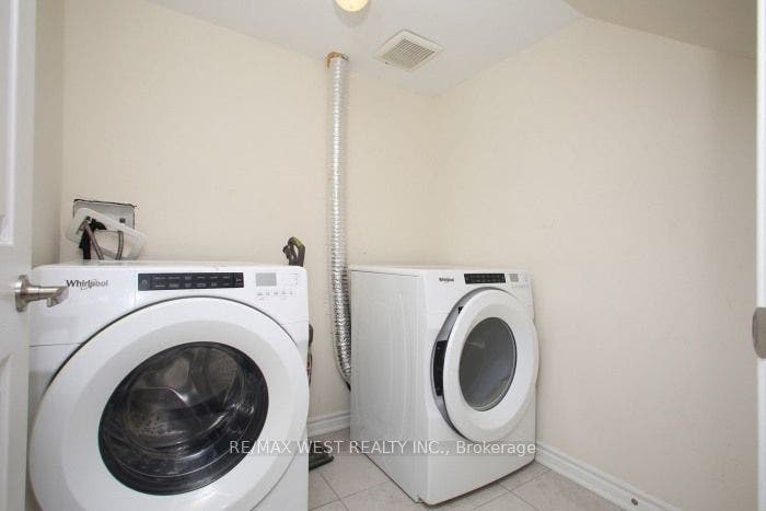 15 Heron Park Place, #12, Toronto E, Toronto ON M1E 0B8