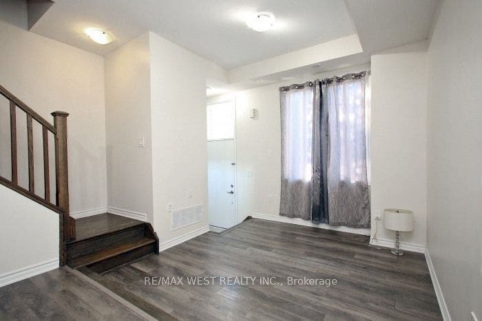 15 Heron Park Place, #12, Toronto E, Toronto ON M1E 0B8
