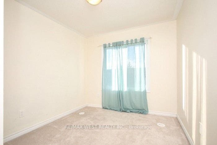 15 Heron Park Place, #12, Toronto E, Toronto ON M1E 0B8