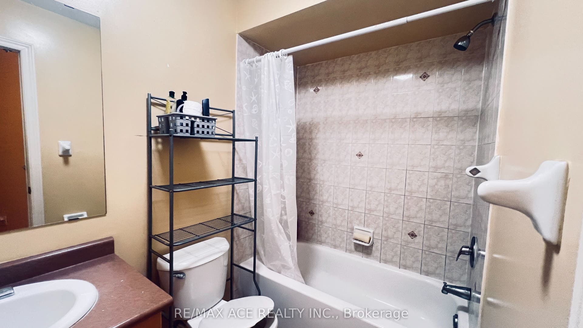 74 Mourning Dove Crescent, Toronto E11, Toronto E, Toronto ON M1B 6A8