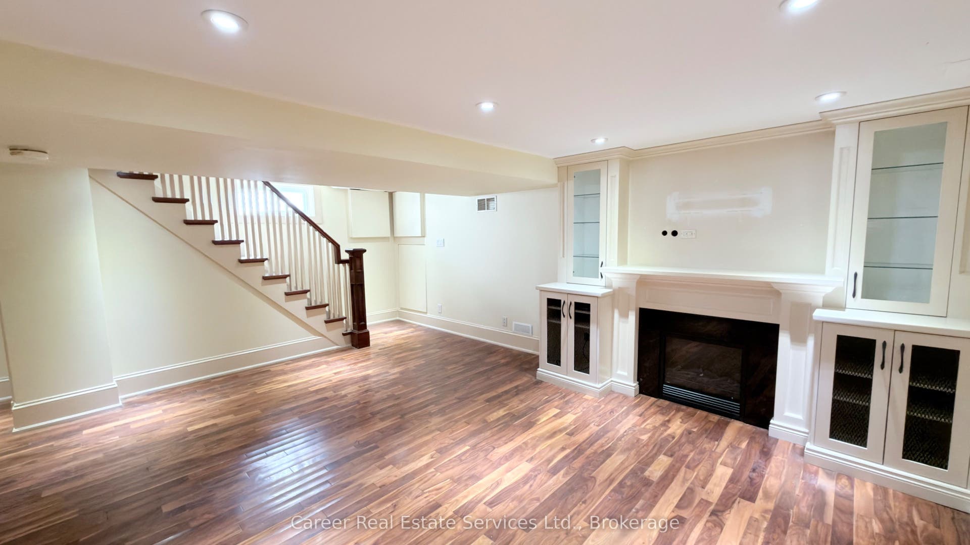 995 Cedar Street, Oshawa, Durham ON L1J 3R5