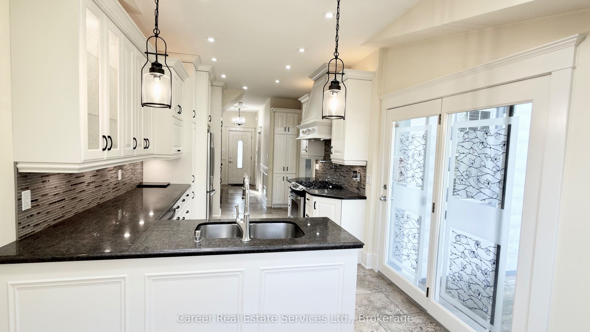995 Cedar Street, Oshawa, Durham ON L1J 3R5