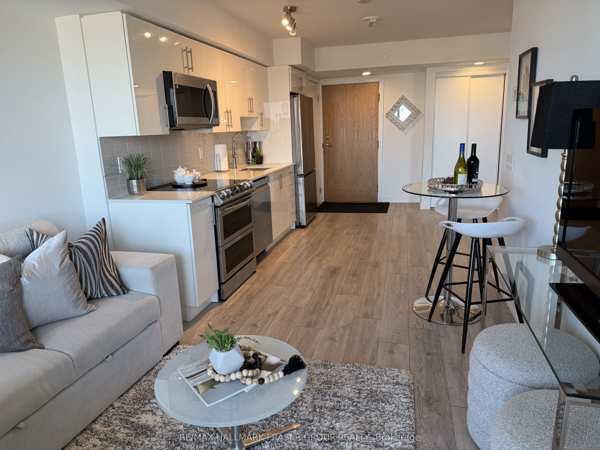 1455 Celebration Drive, #1601, Pickering, Durham ON L1W 0C3
