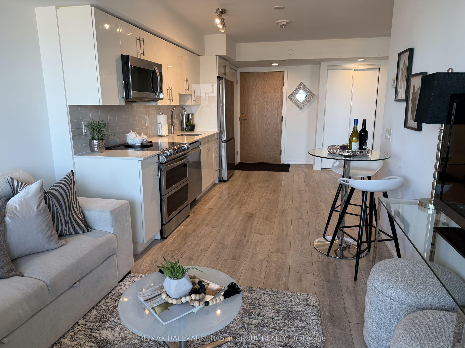 1455 Celebration Drive, #1601, Pickering, Durham ON L1W 0C3
