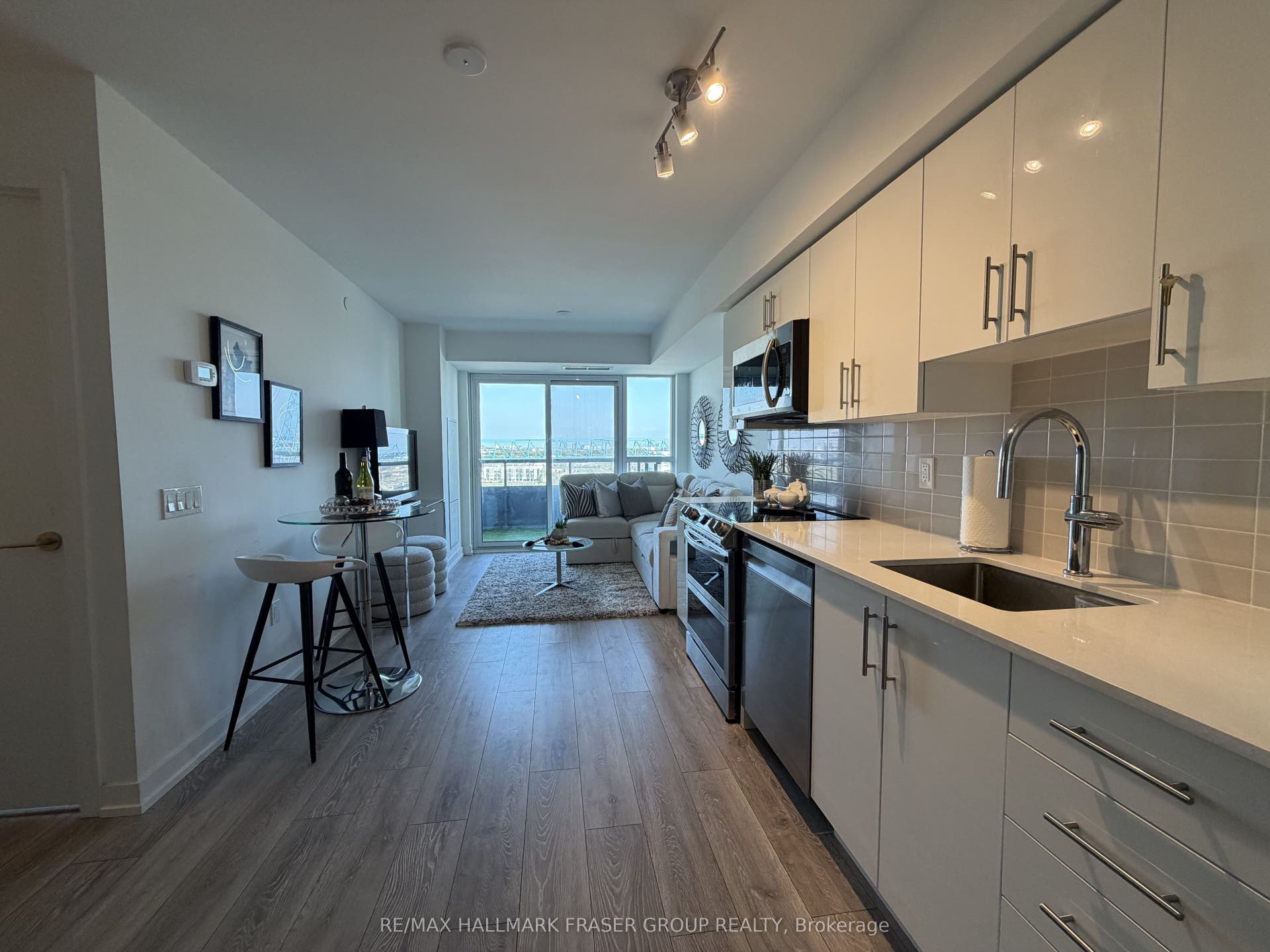 1455 Celebration Drive, #1601, Pickering, Durham ON L1W 0C3