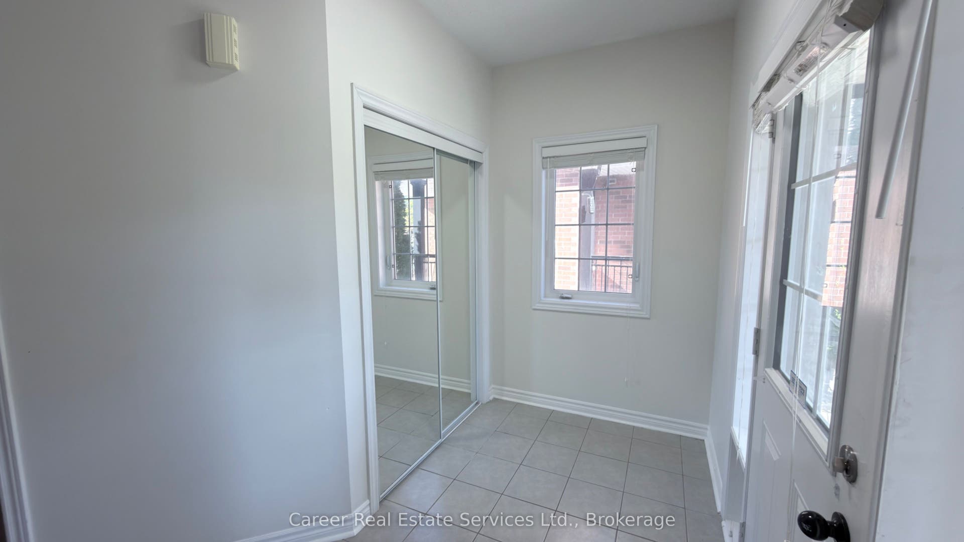 10 Campview Street, Whitby, Durham ON L1R 0K5