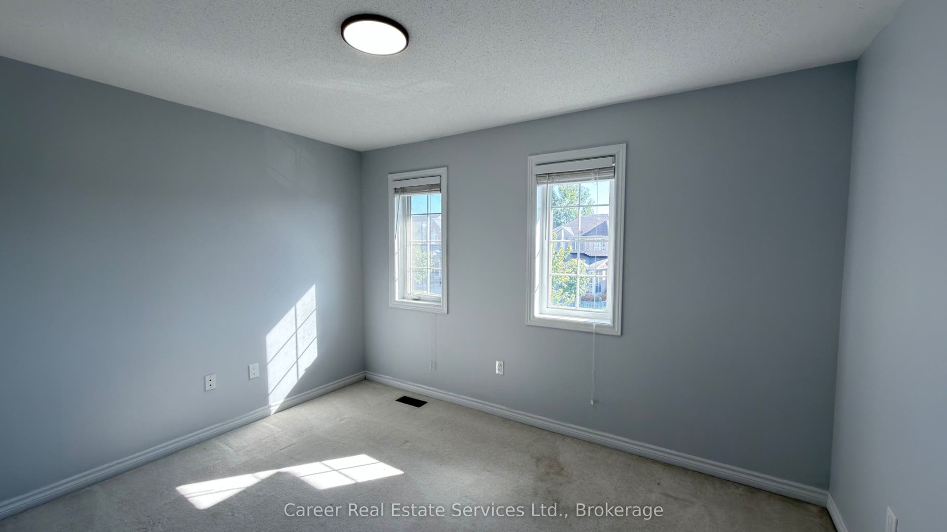 10 Campview Street, Whitby, Durham ON L1R 0K5