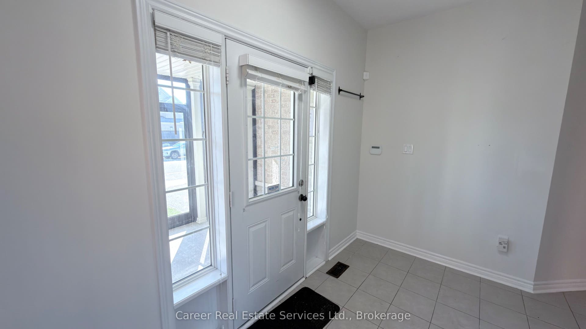 10 Campview Street, Whitby, Durham ON L1R 0K5