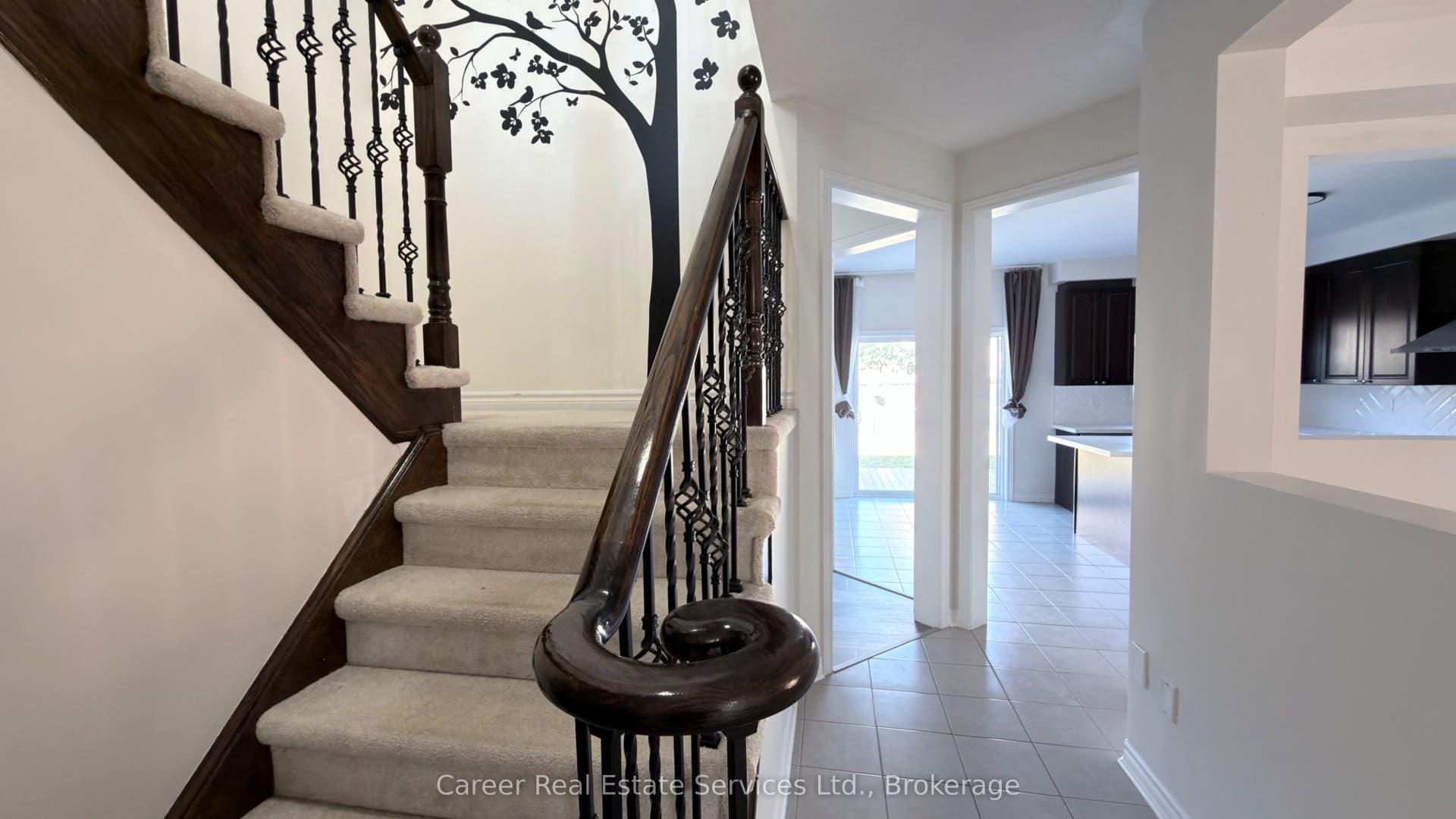 10 Campview Street, Whitby, Durham ON L1R 0K5
