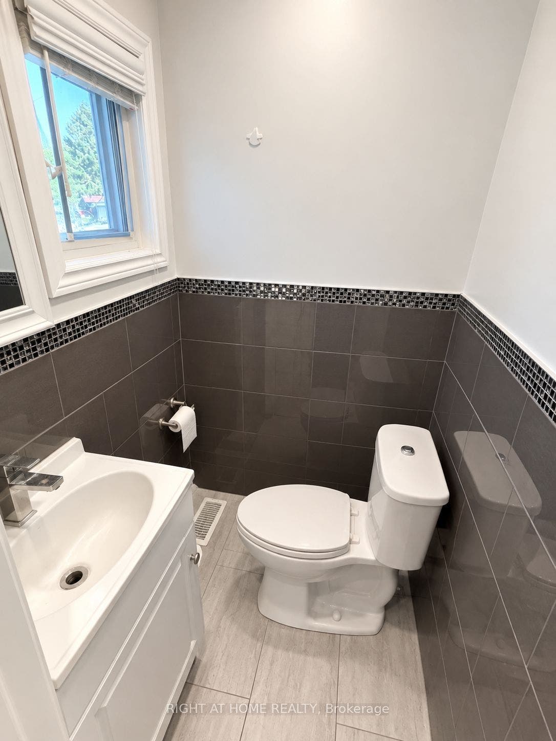 85 Ranstone Gardens, Toronto E, Toronto ON M1K 2T9