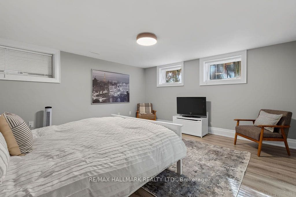 281 Warden Avenue, Toronto E, Toronto ON M1N 2Z9 281 Warden Avenue, Toronto E, Toronto ON M1N 2Z9