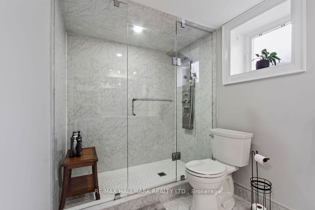 281 Warden Avenue, Toronto E, Toronto ON M1N 2Z9 281 Warden Avenue, Toronto E, Toronto ON M1N 2Z9