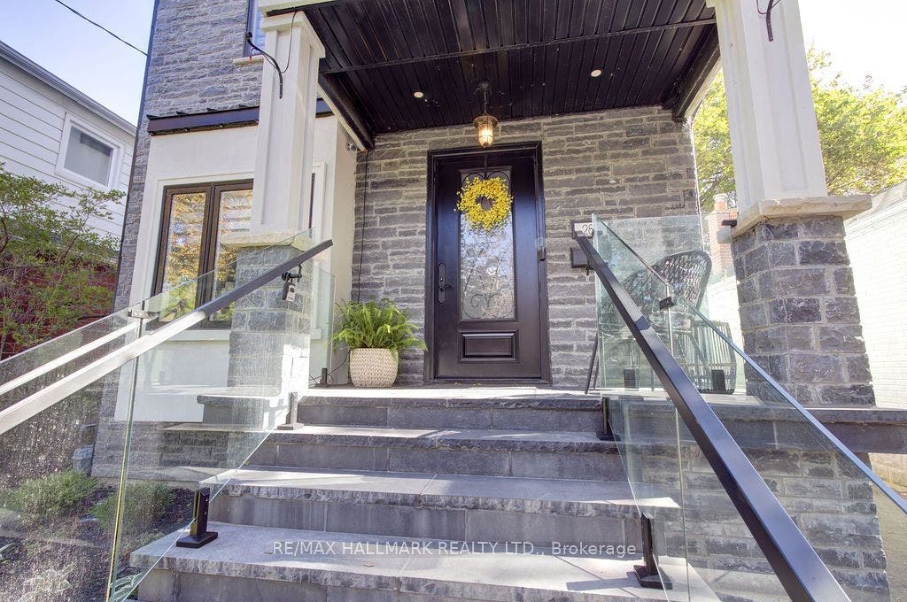 281 Warden Avenue, Toronto E, Toronto ON M1N 2Z9 281 Warden Avenue, Toronto E, Toronto ON M1N 2Z9
