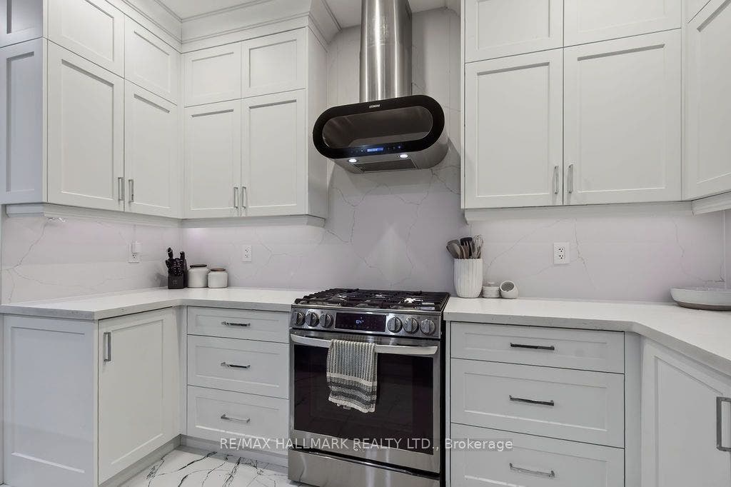 281 Warden Avenue, Toronto E, Toronto ON M1N 2Z9 281 Warden Avenue, Toronto E, Toronto ON M1N 2Z9