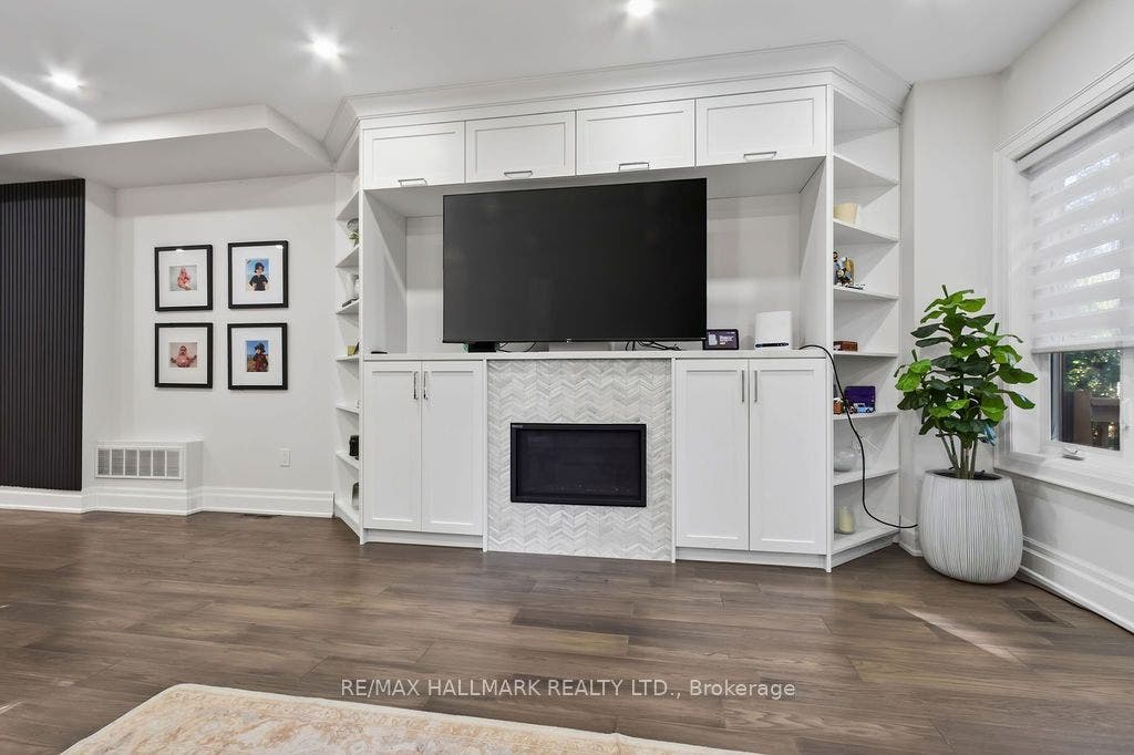 281 Warden Avenue, Toronto E, Toronto ON M1N 2Z9 281 Warden Avenue, Toronto E, Toronto ON M1N 2Z9