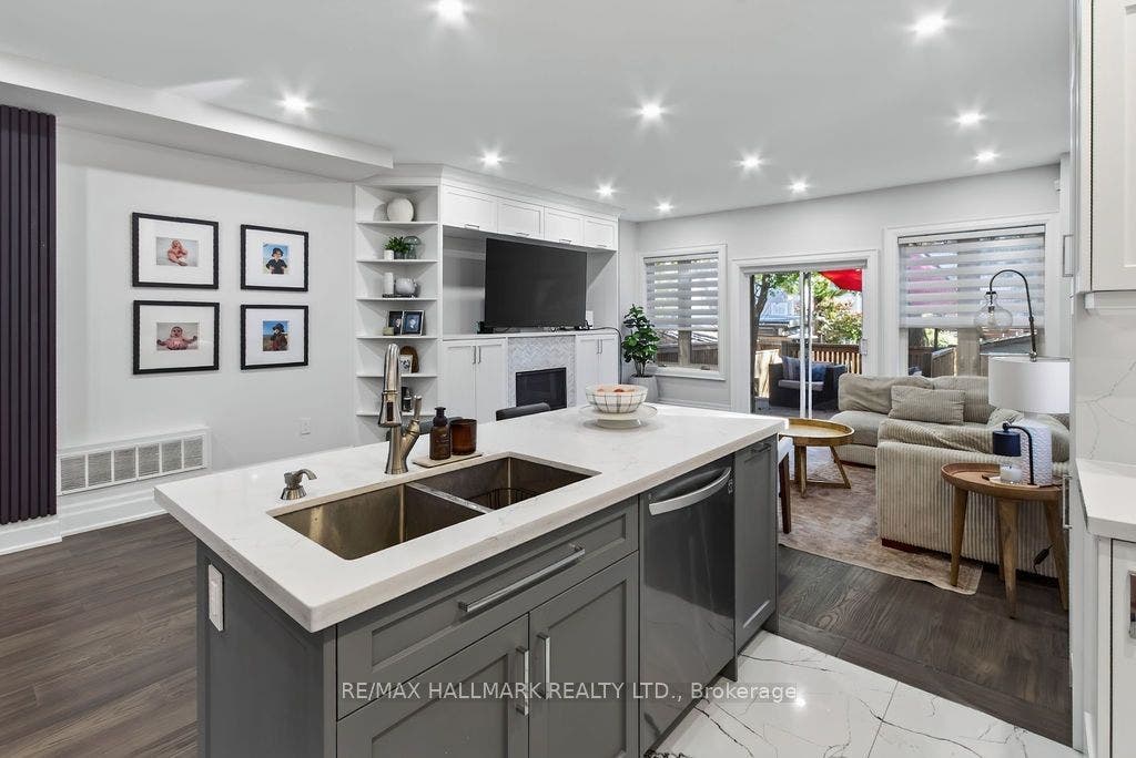 281 Warden Avenue, Toronto E, Toronto ON M1N 2Z9 281 Warden Avenue, Toronto E, Toronto ON M1N 2Z9