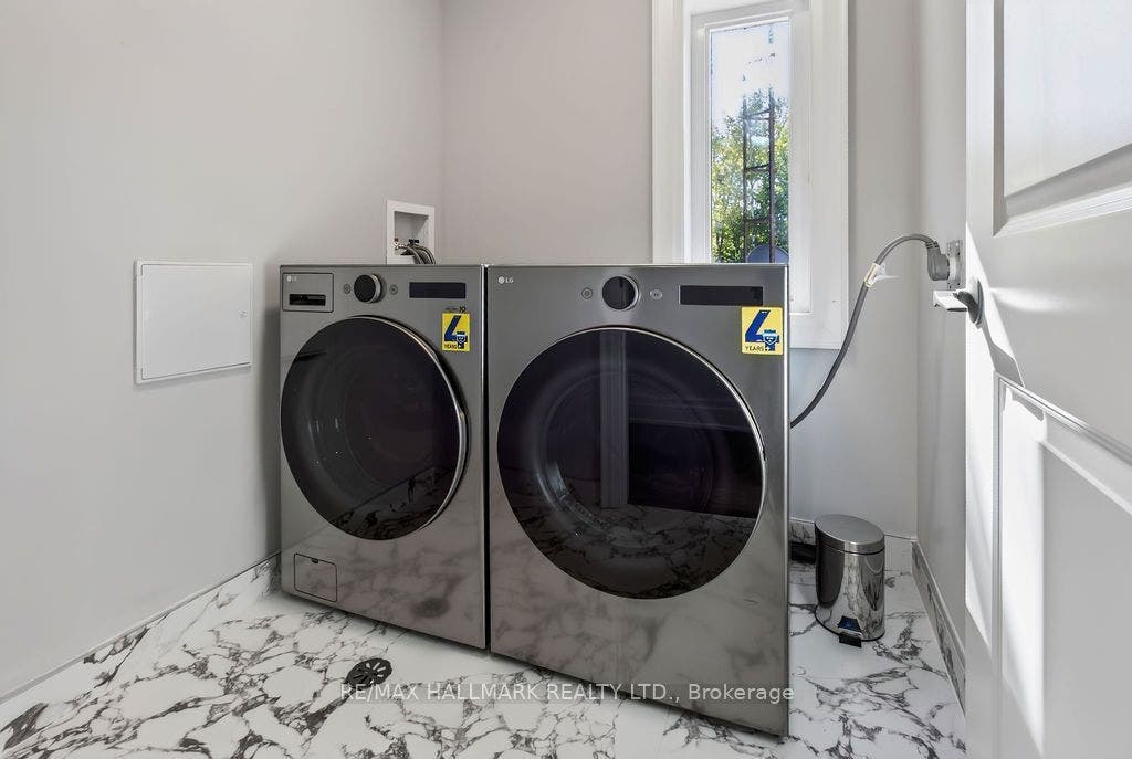 281 Warden Avenue, Toronto E, Toronto ON M1N 2Z9 281 Warden Avenue, Toronto E, Toronto ON M1N 2Z9