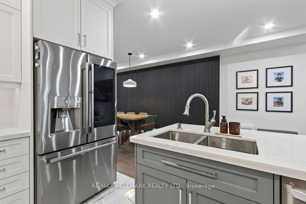 281 Warden Avenue, Toronto E, Toronto ON M1N 2Z9 281 Warden Avenue, Toronto E, Toronto ON M1N 2Z9