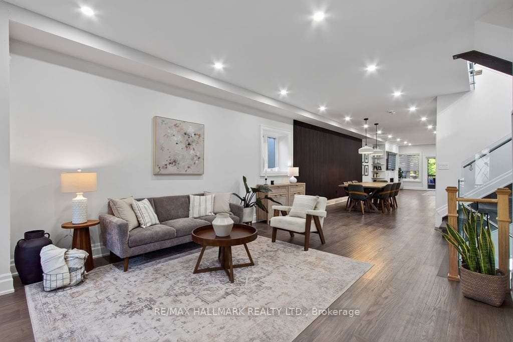 281 Warden Avenue, Toronto E, Toronto ON M1N 2Z9 281 Warden Avenue, Toronto E, Toronto ON M1N 2Z9
