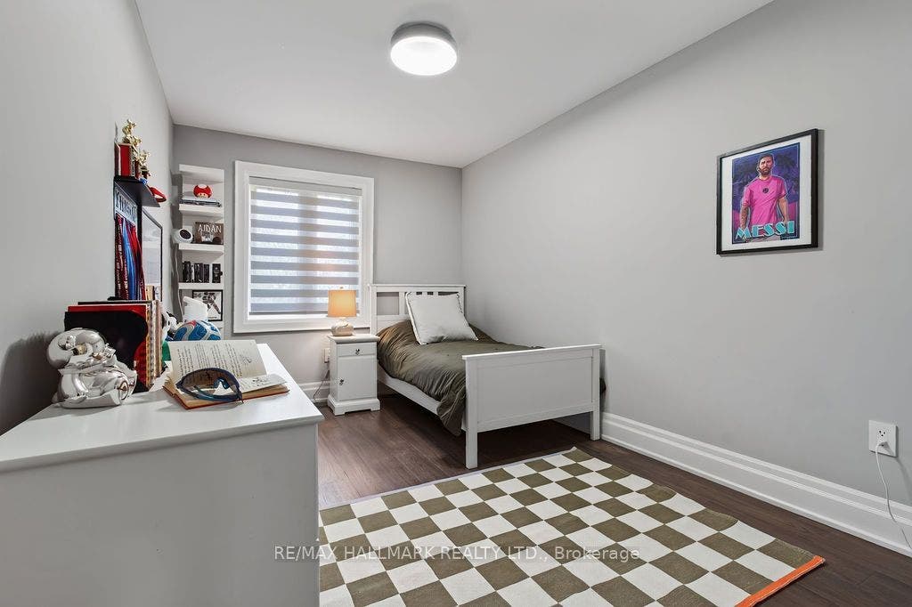 281 Warden Avenue, Toronto E, Toronto ON M1N 2Z9 281 Warden Avenue, Toronto E, Toronto ON M1N 2Z9