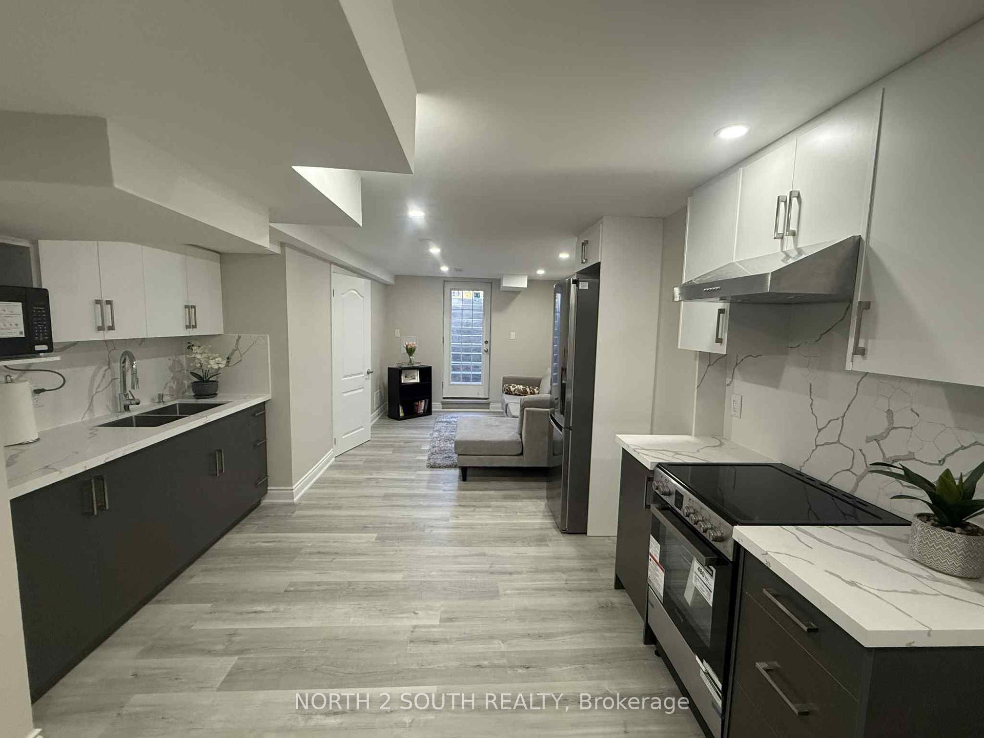88 Telegraph Drive, #Bsmt, Whitby, Durham ON L1P 1S4 88 Telegraph Drive, #Bsmt, Whitby, Durham ON L1P 1S4