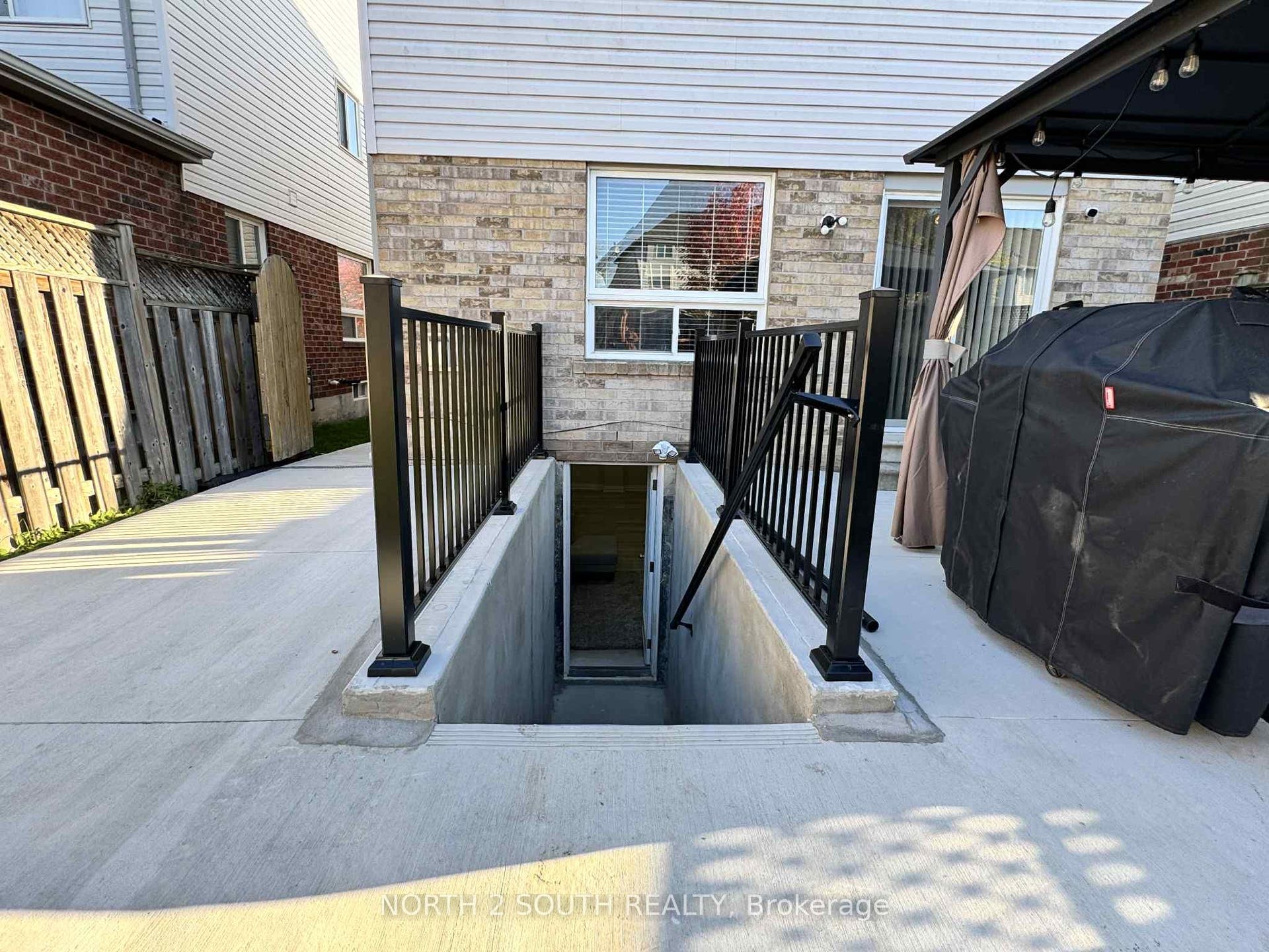 88 Telegraph Drive, #Bsmt, Whitby, Durham ON L1P 1S4 88 Telegraph Drive, #Bsmt, Whitby, Durham ON L1P 1S4