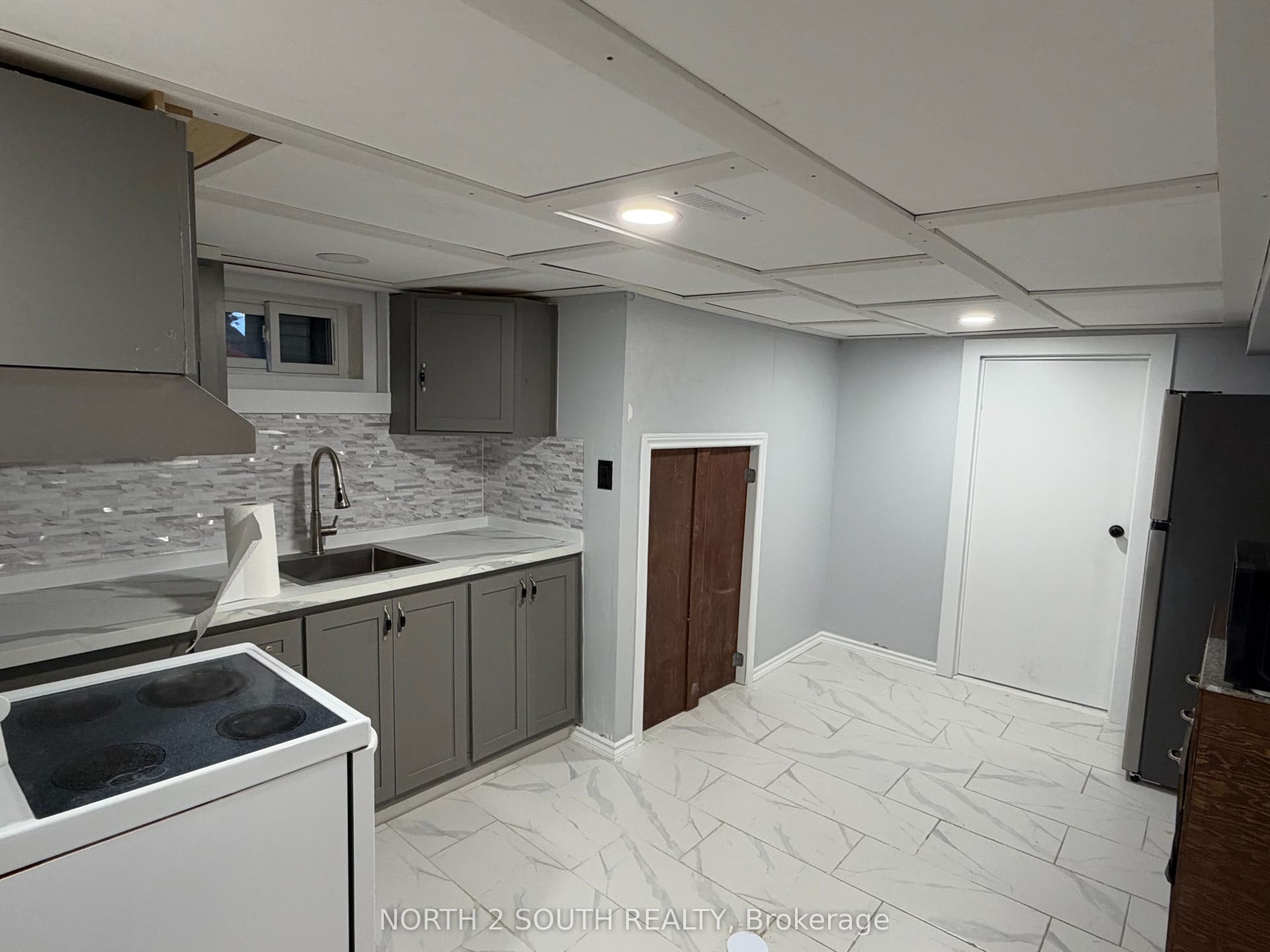 998 Warden Avenue, #Lower, Toronto E, Toronto ON M1R 2P1 998 Warden Avenue, #Lower, Toronto E, Toronto ON M1R 2P1
