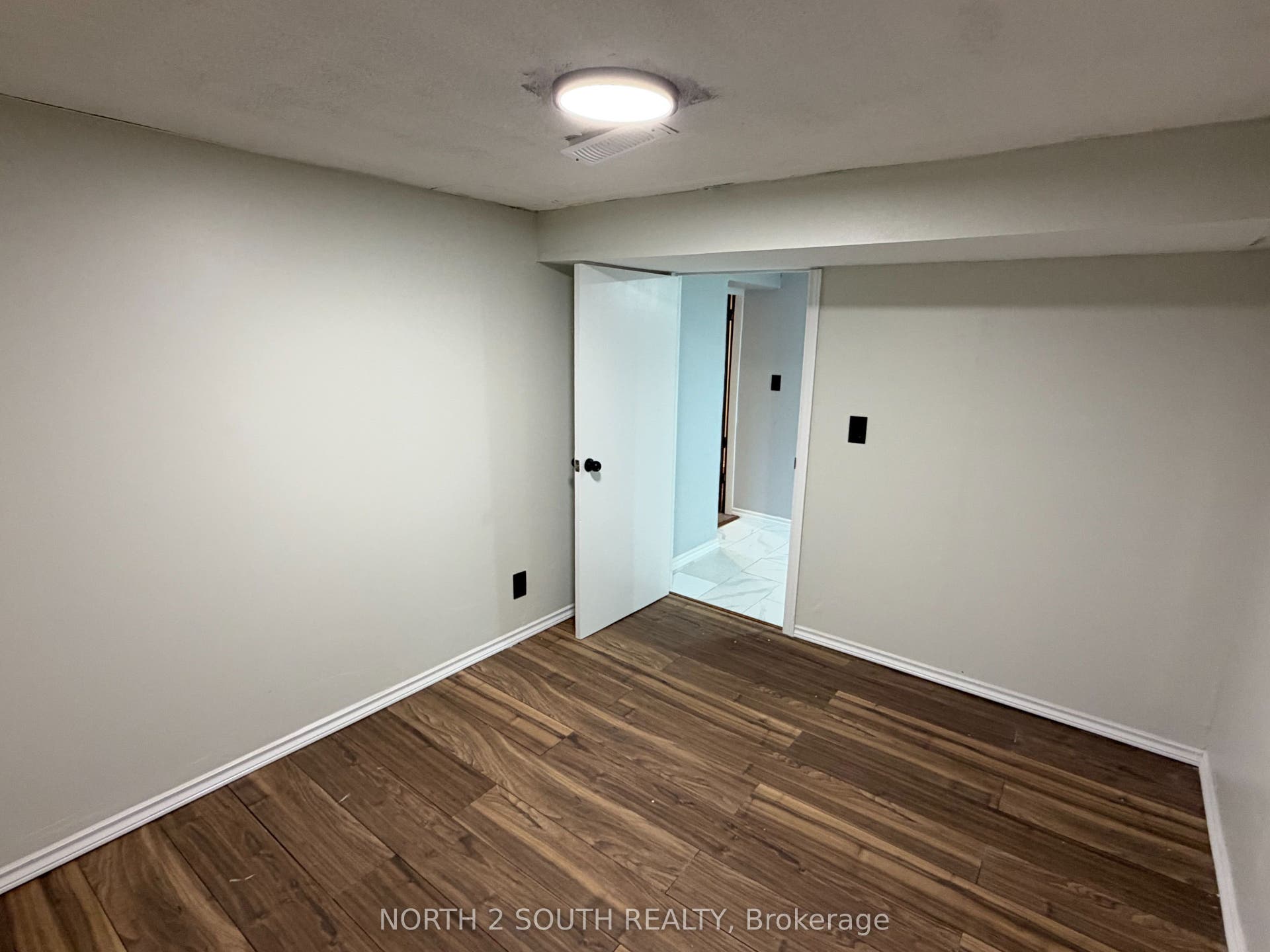 998 Warden Avenue, #Lower, Toronto E, Toronto ON M1R 2P1 998 Warden Avenue, #Lower, Toronto E, Toronto ON M1R 2P1