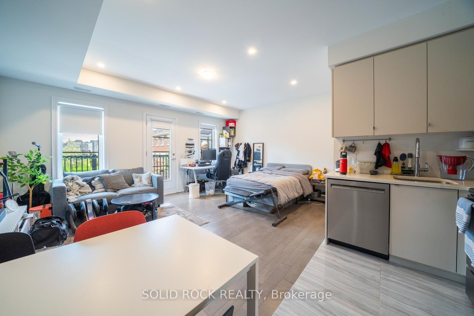 Coach House Studio Apartment