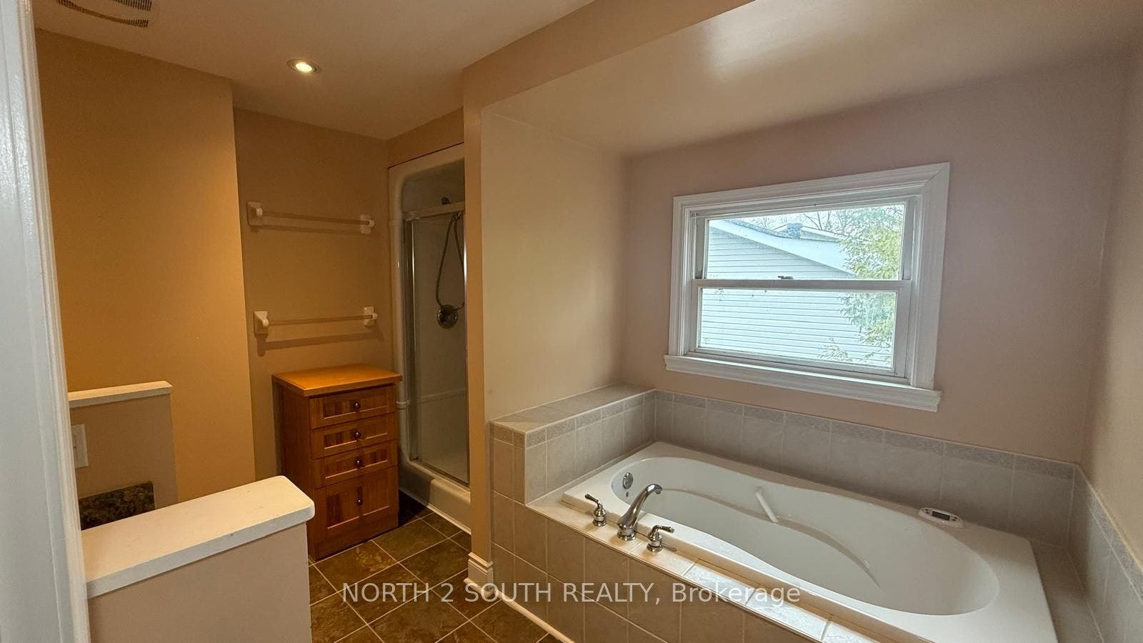 1125 Shore Acres Drive, Innisfil, Simcoe ON L0L 1R0 1125 Shore Acres Drive, Innisfil, Simcoe ON L0L 1R0
