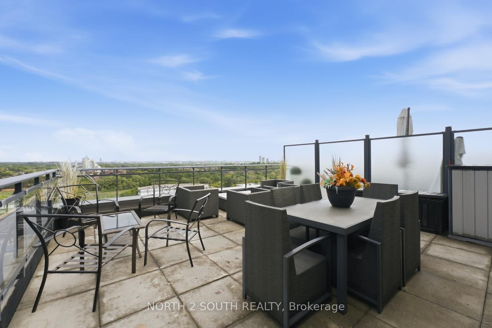 12 Woodstream Boulevard, #1015, Vaughan, York ON L4L 8C4 12 Woodstream Boulevard, #1015, Vaughan, York ON L4L 8C4