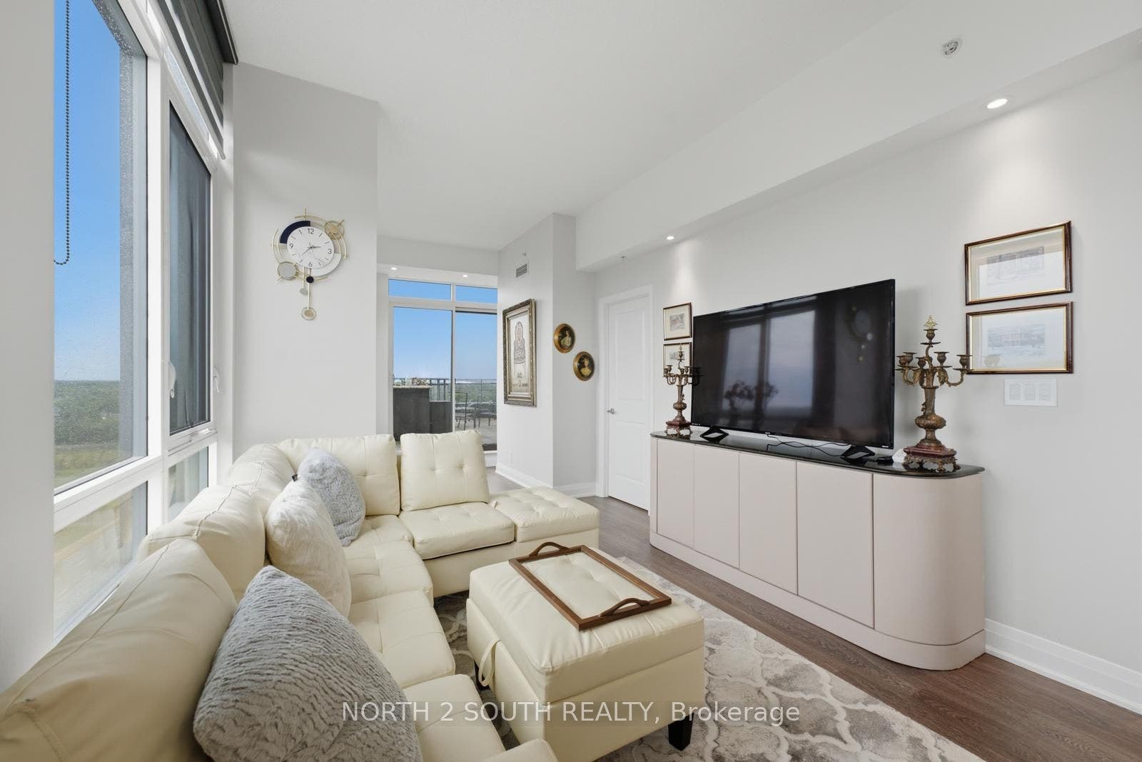 12 Woodstream Boulevard, #1015, Vaughan, York ON L4L 8C4 12 Woodstream Boulevard, #1015, Vaughan, York ON L4L 8C4