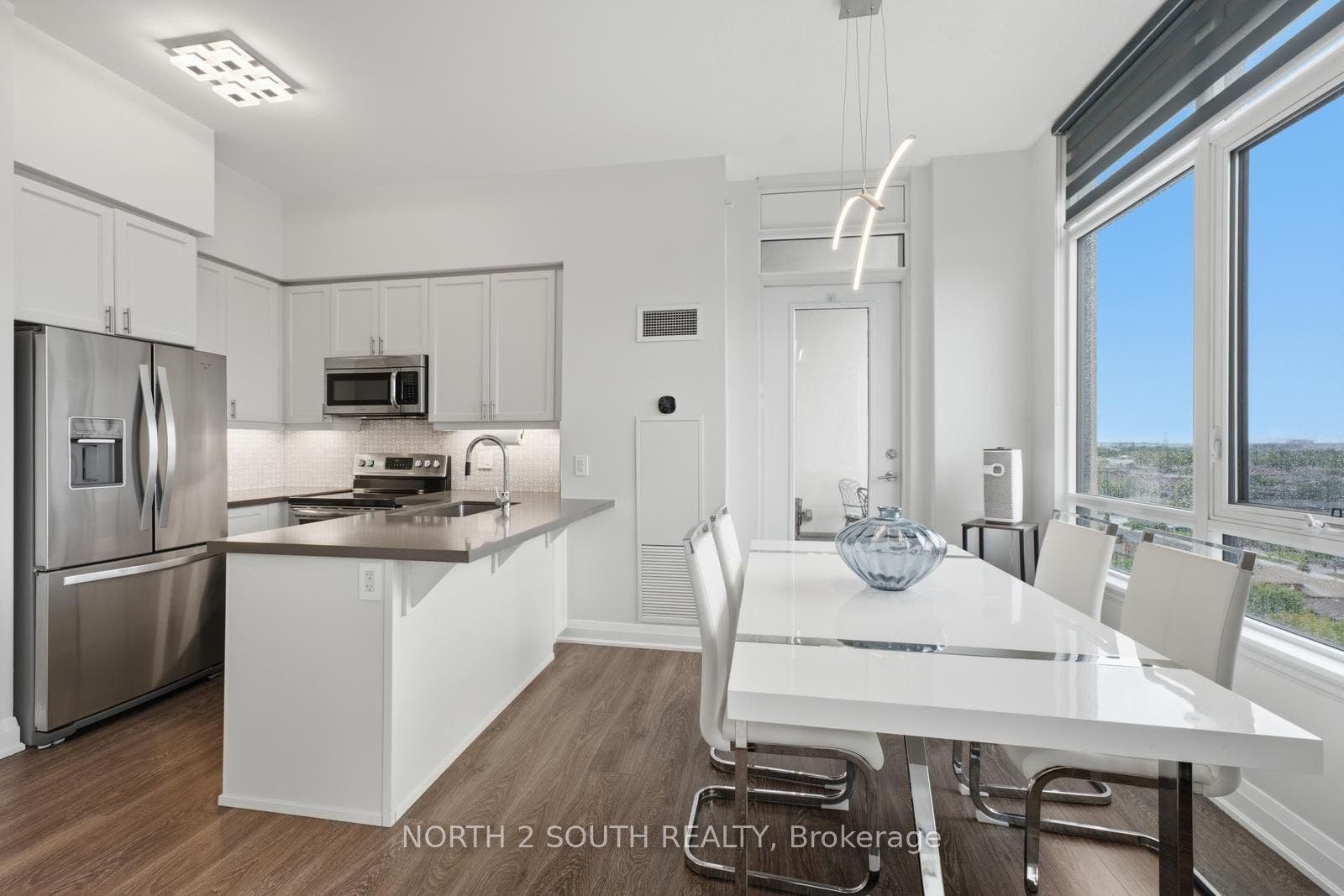 12 Woodstream Boulevard, #1015, Vaughan, York ON L4L 8C4 12 Woodstream Boulevard, #1015, Vaughan, York ON L4L 8C4