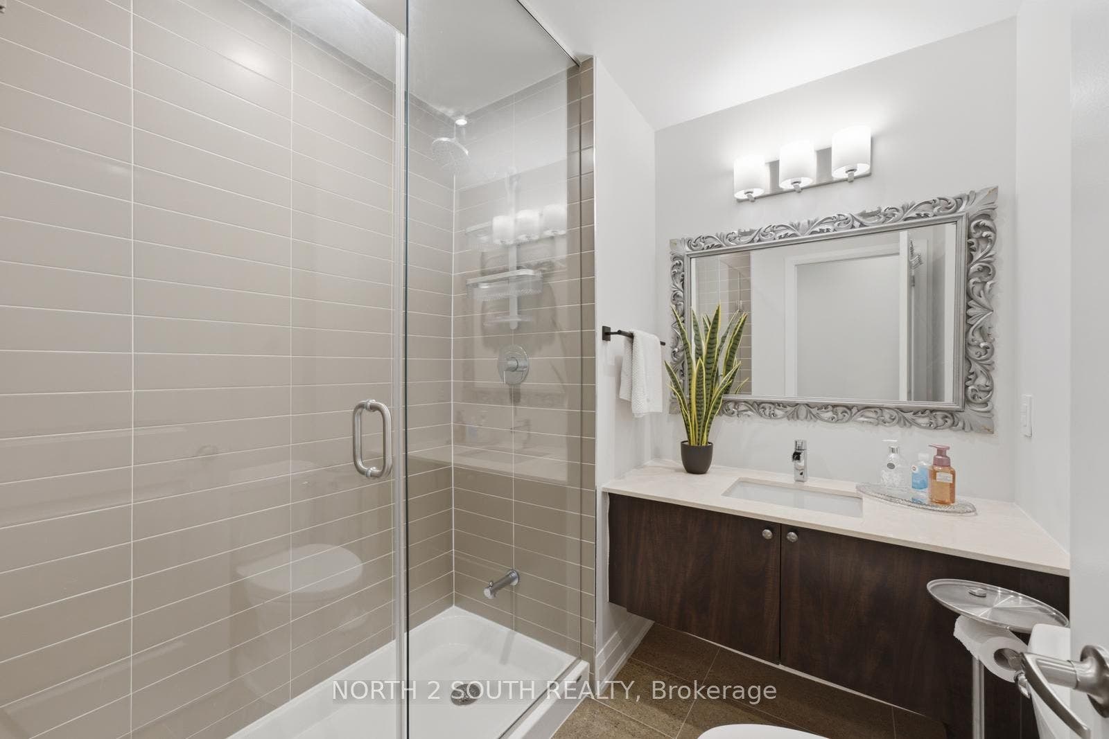 12 Woodstream Boulevard, #1015, Vaughan, York ON L4L 8C4 12 Woodstream Boulevard, #1015, Vaughan, York ON L4L 8C4
