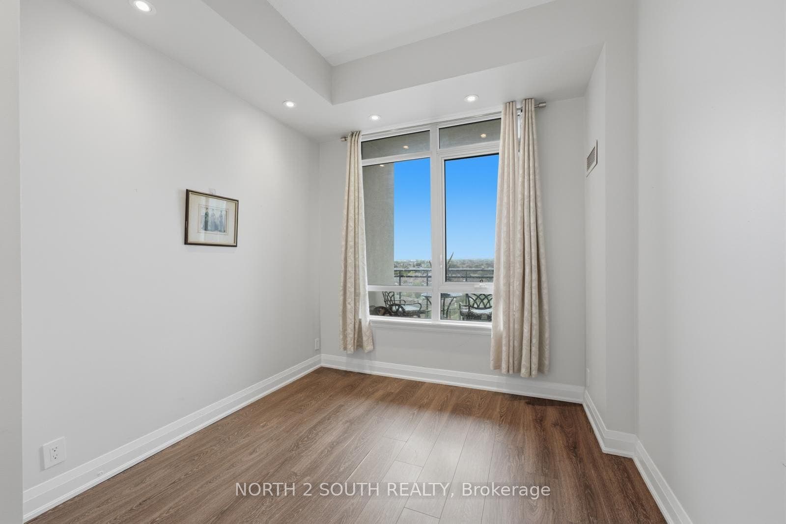 12 Woodstream Boulevard, #1015, Vaughan, York ON L4L 8C4 12 Woodstream Boulevard, #1015, Vaughan, York ON L4L 8C4