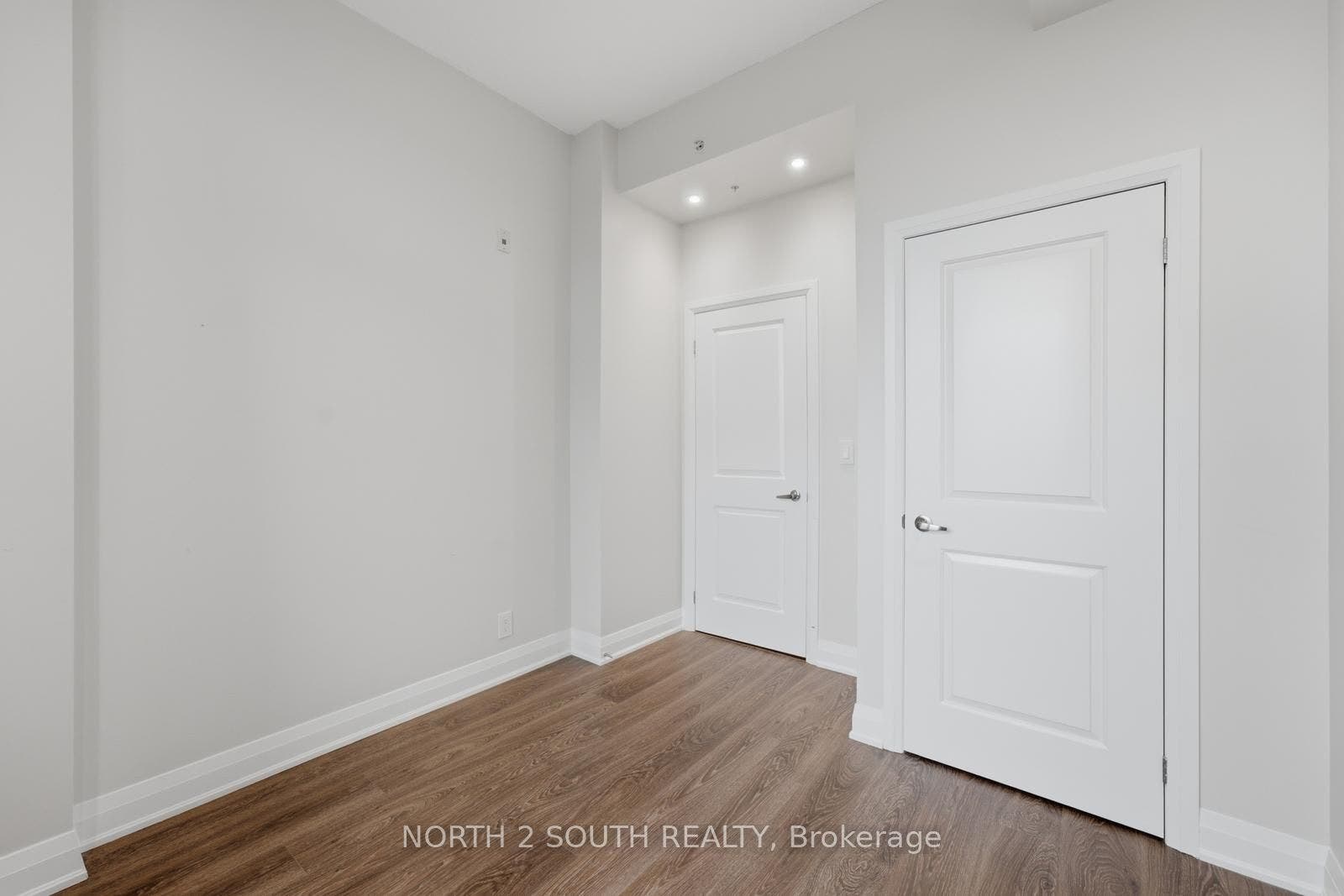 12 Woodstream Boulevard, #1015, Vaughan, York ON L4L 8C4 12 Woodstream Boulevard, #1015, Vaughan, York ON L4L 8C4