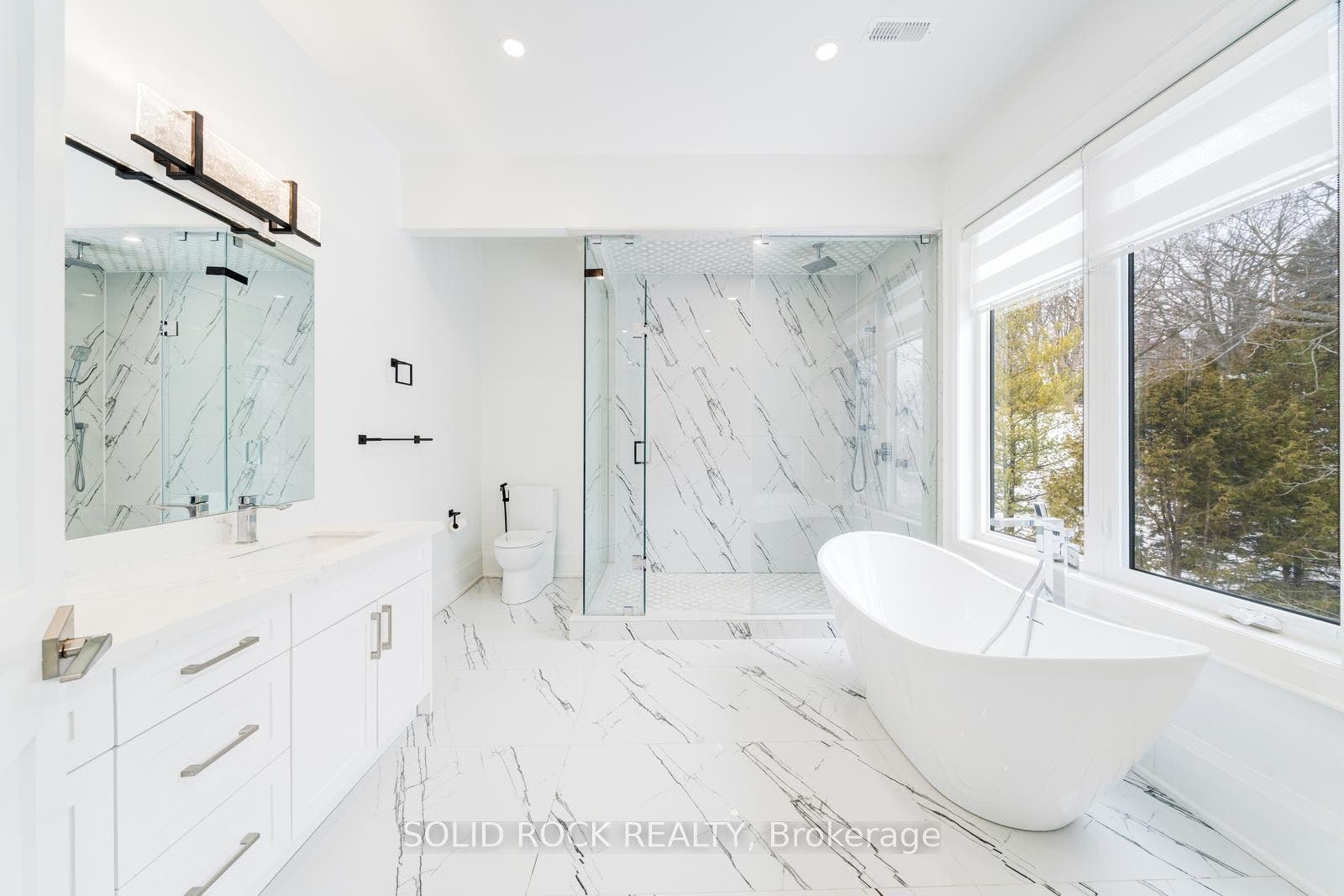 367 Penn Avenue, Newmarket, York ON L3Y 2S7