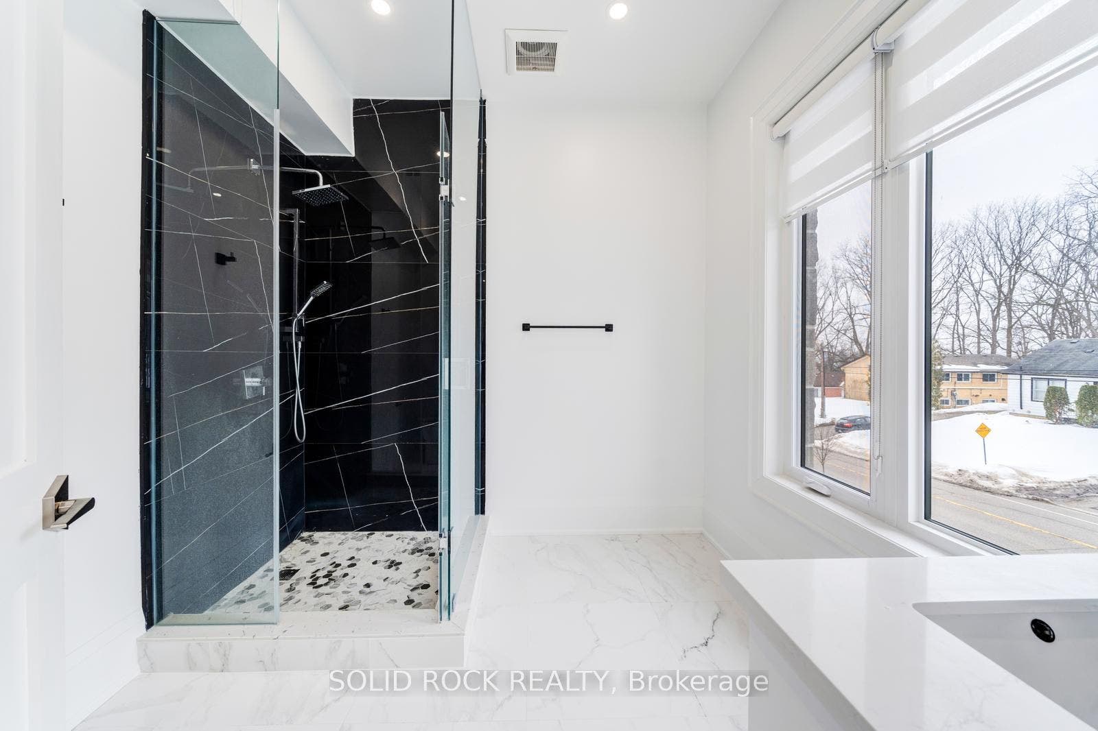 367 Penn Avenue, Newmarket, York ON L3Y 2S7